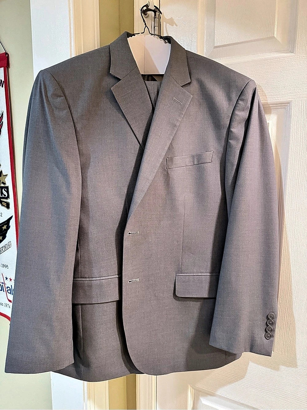 Gray men’s suit Like New